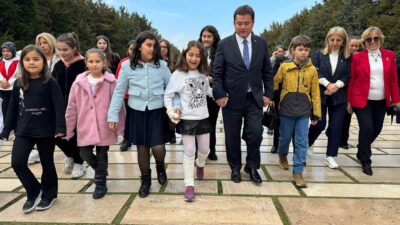 EVİMİN KÜÇÜK OĞLU OSMANGAZİ BELEDİYE BAŞKANIMIZ  ERKAN AYDIN. GURURUMUZ VE ONURUMUZ OLDUN.