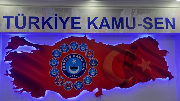 Türkiye KamuSen Bursa; “2025 Yılında Emekli Olmak İsteyen Memurlarımız Uyarılarımızı Dikkatte Alın!”