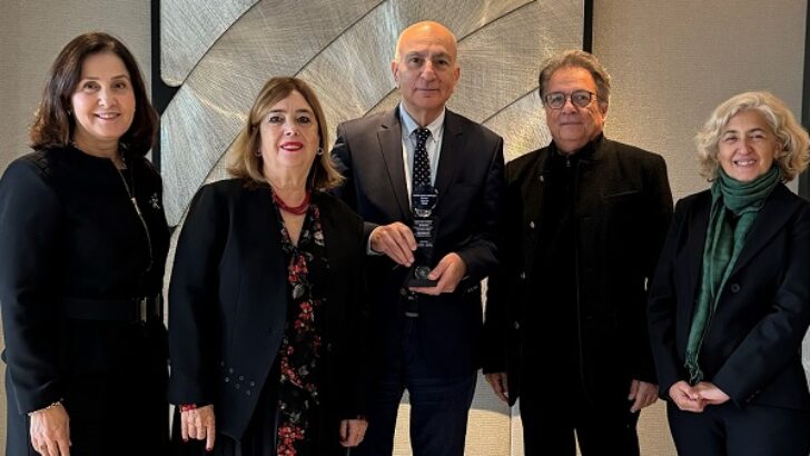 Dr. Mahfi Eğilmez’e “Yeni Ekonomi” yapıtı için Prof. Dr. Vecihe Hatiboğlu 2023 Anma Ödülü Sunuldu