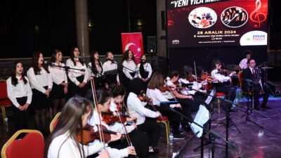 Gençlik Orkestrası ve Korosu’ndan muhteşem yeni yıl konseri