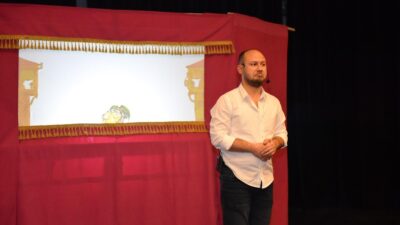 ÇOCUKLAR HACİVAT KARAGÖZ İLE EĞLENDİ