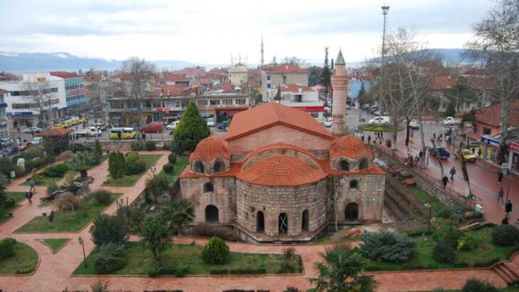 Bahri Palas yazdı; İznik Ayasofya Camii’nin Yanık Hikayesi…