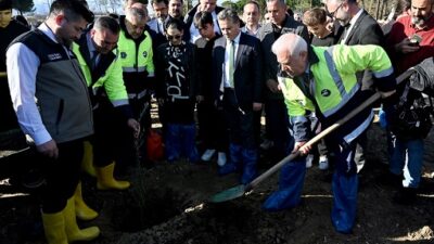 Büyükşehir’le toprak bereketleniyor, çiftçi kazanıyor