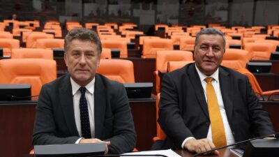 CHP’DE ÇALIŞKAN, ÖZVERİLİ, BİLGİLİ, MÜTAVAZI VE ÖRNEK İKİ VEKİLİMİZ