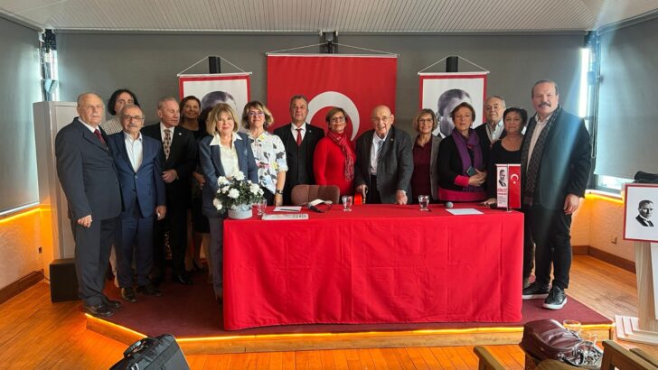KEMALİST AYDINLANMA DERNEĞİ İLK PANELİNİ GELİBOLU’DA GERÇEKLEŞTİRDİ: “ERDOĞAN YENİ ANAYASA İLE SALTANAT REKORUNU KIRMAK İSTİYOR”