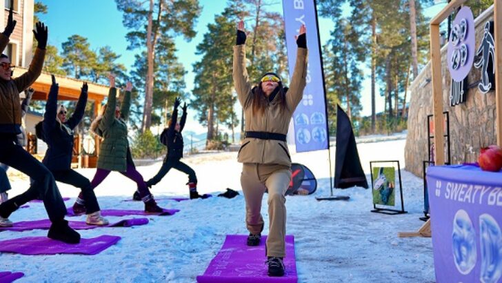 ECE VAHAPOĞLU İLE DAĞIN ZİRVESİNDE YOGA