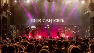 Emir Can İğrek İstanbul’da Jolly Joker Atakent’te Konser Verdi