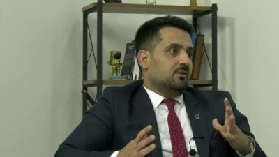 Sosyal medya varlık göstermek için bir araçtır, ama unutulmamalıdır ki başarı; iz bırakmak, gönüllere dokunmaktır.