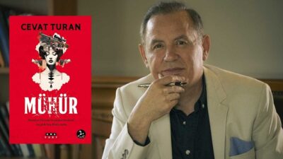 TÜRKİYE’NİN YAKIN SİYASİ TARİHİNE KURGUSAL BİR BAKIŞ: MÜHÜR RAFLARDA YERİNİ ALDI