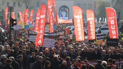 CHP BURSA VE BURSA HALK DAYANIŞMASI’NDAN GÖRKEMLİ MİTİNG: AÇLIĞA, YOKSULLUĞA, SEFALET ÜCRETLERİNE, ADALETSİZLİĞE HAYIR!