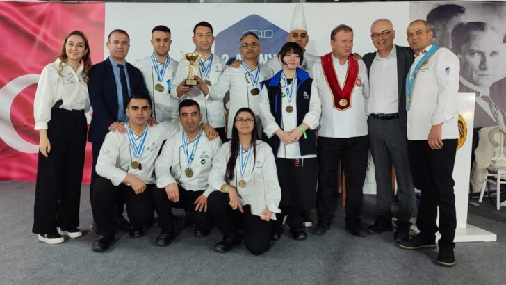 ESBAŞ AŞÇILARI ULUSLARARASI YARIŞMADAN BİRİNCİLİKLE DÖNDÜ