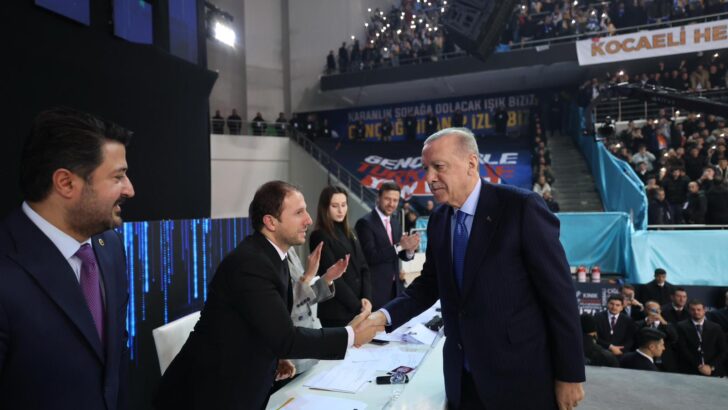 “AK GENÇLİK SİZİ ASLA YALNIZ BIRAKMAYACAK”