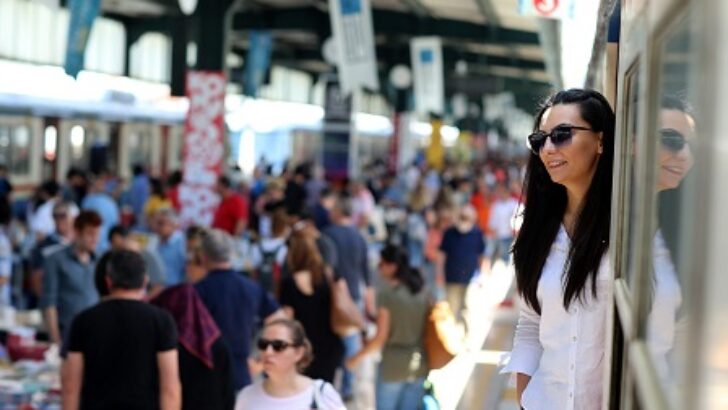 Seda Küçük, “Deli Sarpa” Romanıyla Okurlarını Yeni Bir Maceraya Davet Ediyor