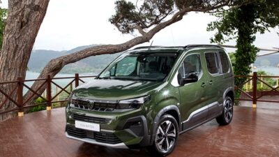 İLERİ SÜRÜŞ KEYFİ SUNAN PEUGEOT MODELLERİNDE YENİ YILIN İLK FIRSATLARI!