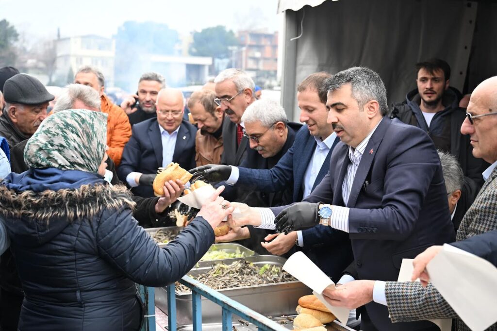 BURSA 8. HAMSİ VE KÜLTÜR FESTİVALİ BÜYÜK BİR COŞKUYLA GERÇEKLEŞTİ