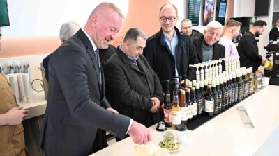 “Karacabey’in yeni sosyal merkezi Kent Kafe hizmetinizde”