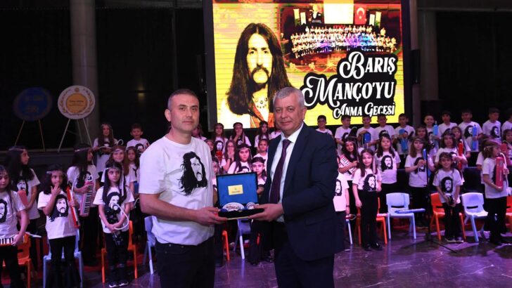Barış Manço Osmangazi’de muhteşem konserle anıldı