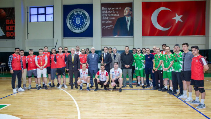 Bursa Büyükşehir İtfaiyesi’nin turnuvasında kardeşlik kazandı