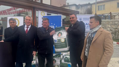Büyükşehir’den çiftçiye tohum desteği