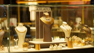 Ahlatcı Kuyumculuk’un “Geleceğe Miras” temalı  2025 yılı kreasyonu Diyarbakır’da görücüye çıktı