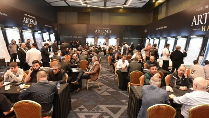 Artemis Halı Yeni Koleksiyonlarını Antalya’daki Bayi Toplantısında Tanıttı