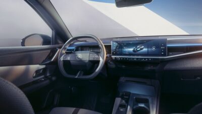 Yeni Opel Grandland Plug-in Hybrid 1.115 Km’lik Ultra Uzun Menzil Kat Etti!