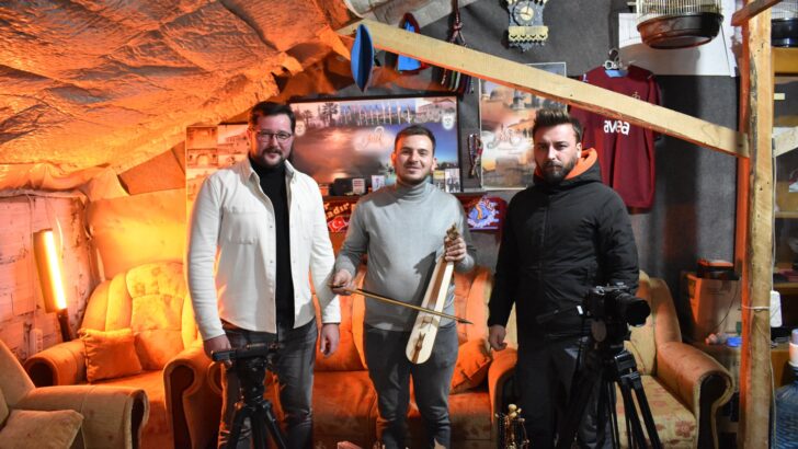 Dededen Toruna Uzanan Kemençe