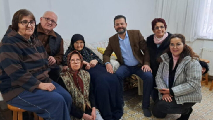 94 Yaşında Bir Cumhuriyet Sevdalısı: Halime Teyze CHP’de!