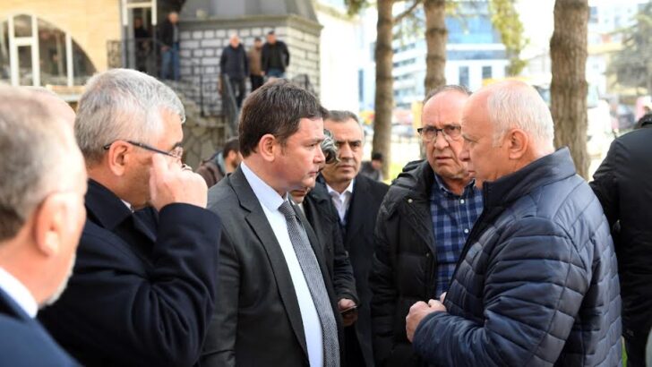 Başkan Aydın ilçeyi mahalle mahalle geziyor