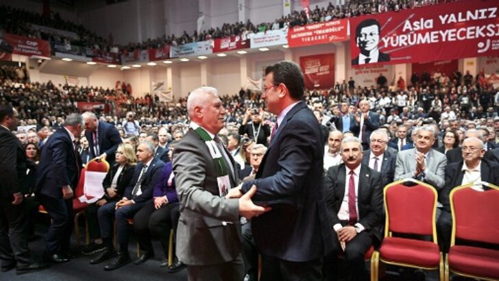 Bozbey, “Ekrem Başkanımız ile kol kolayız, omuz omuzayız”