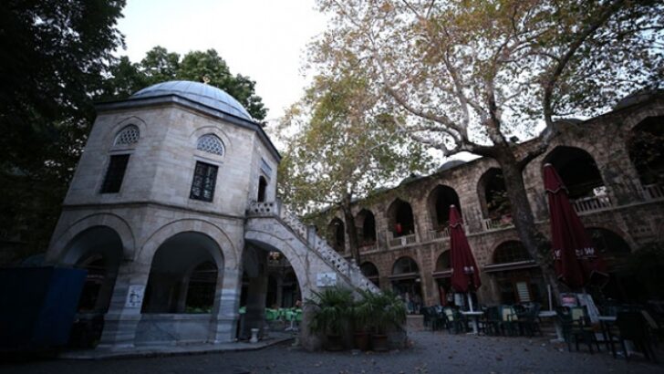 UNESCO Bursa; Şehirdeki modern binaların tarihi yapılarla uyumlu olması ve kültürel peyzajın korunması sağlanmalıdır.