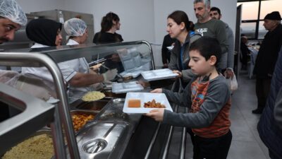 Nilüfer’de iftar sofraları dayanışmayı artırıyor