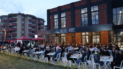 Başkan Şadi Özdemir gençlerle iftarda buluştu
