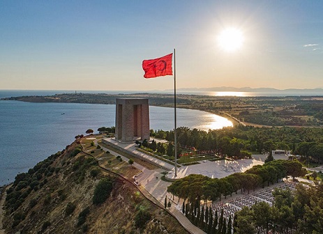 Türk Milletinin istiklali uğruna neleri feda edebileceğinin en bariz göstergesidir.