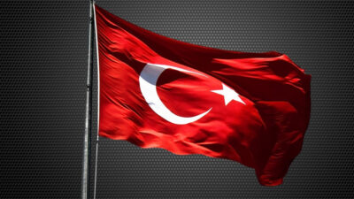 Bayrak Bağımsızlığımızın Tek Sembolüdür!