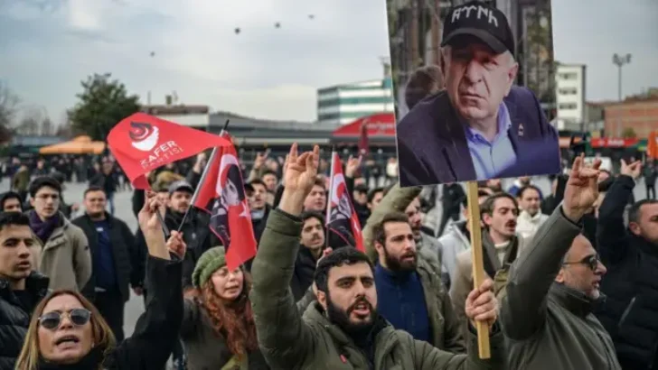 , Türk siyasetinde hukukun ve adaletin ne denli kırılgan bir zemine oturtulduğunun açık bir göstergesidir.