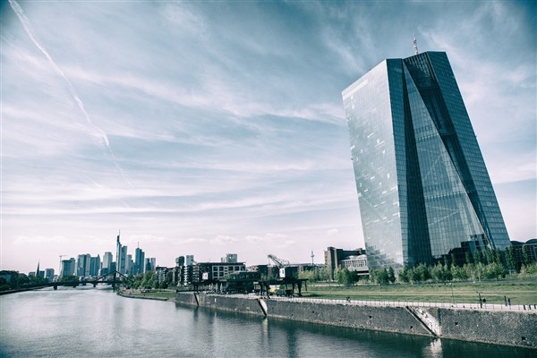 Analistler ECB’nin Nisan ve Haziran aylarında faiz oranlarını düşüreceğini öngörüyor