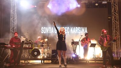 Liseli gençler müzik yeteneklerini sergiledi