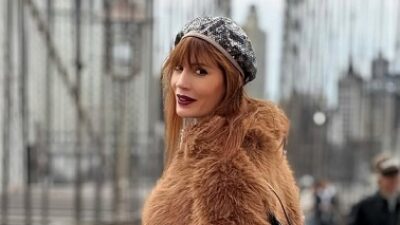 Ünlü oyuncu Ayça Varlıer, Bayram tatilinde gittiği New York’tan fotoğraflar paylaştı