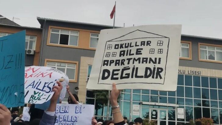 ÖĞRETMENİME DOKUNMA..!!