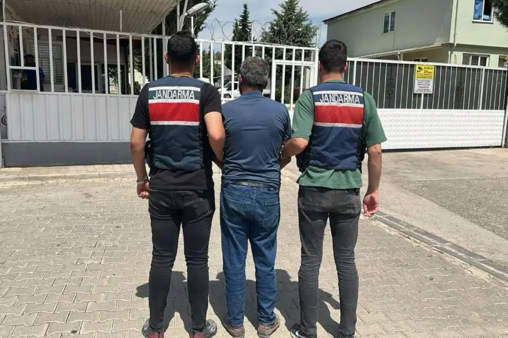 İznik Jandarmasından Başarılı Operasyon: 17 Farklı Suçtan Aranan Şahıs Yakalandı