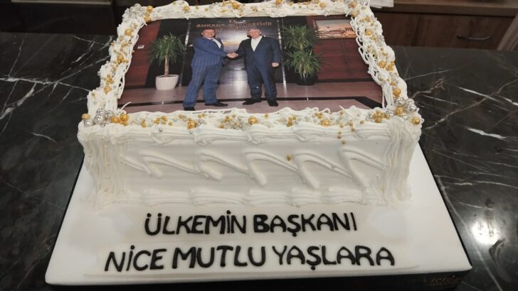 Yalçın’dan Anlamlı Doğum Günü Sürprizi: “Ülkemin Başkanı Nice Yaşlara”