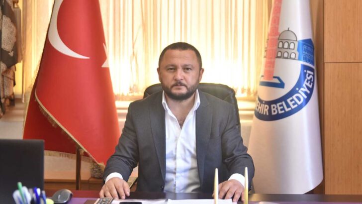 Yenişehir Belediye Başkan Yardımcısı Ömer Silahlı Görevden Alındı: Gerekçeler ve Tepkiler