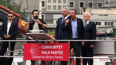 Özgür Özel Bursa’da: “Kent Meydanı’na Eyleme Geldik!”