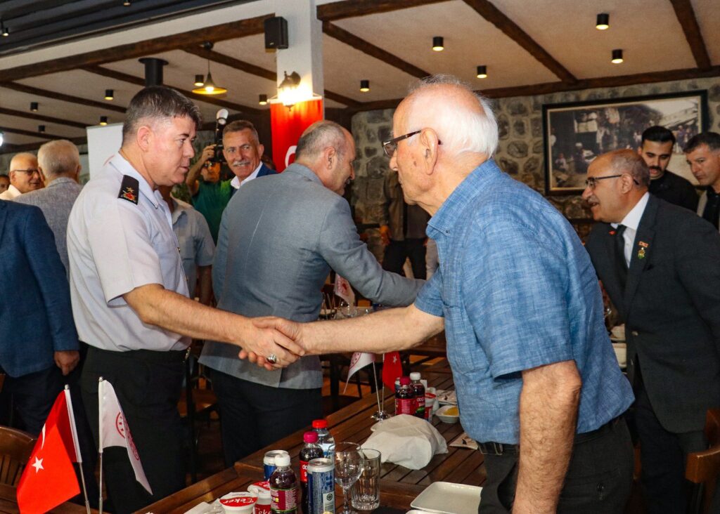 TUĞGENERAL TATAROĞLU, ŞEHİT BABALARIYLA BİR ARAYA GELDİ