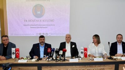 Mustafa Bozbey TR Düşünce Kulübünde “Demokrasi Vurgusu” Yaptı