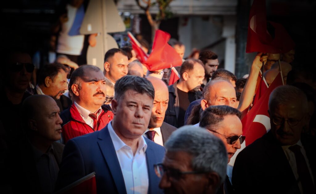 15 Temmuz Demokrasi ve Bayrak Yürüyüşüne Yoğun Katılım