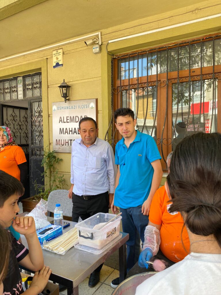 BURSA’NIN ÖRNEK VATANDAŞI ONUR ÇETİN’DEN ÇOCUKLARA UMUT DOLU BULUŞMALAR!