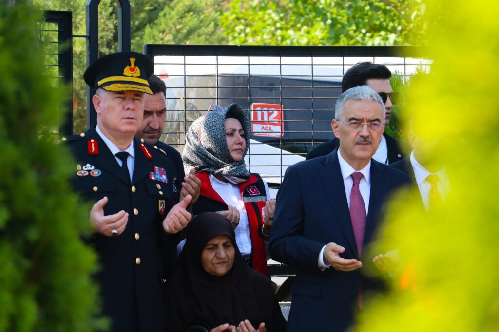 Bursa Protokolünden 15 Temmuz’da Şehitliğe Anlamlı Ziyaret