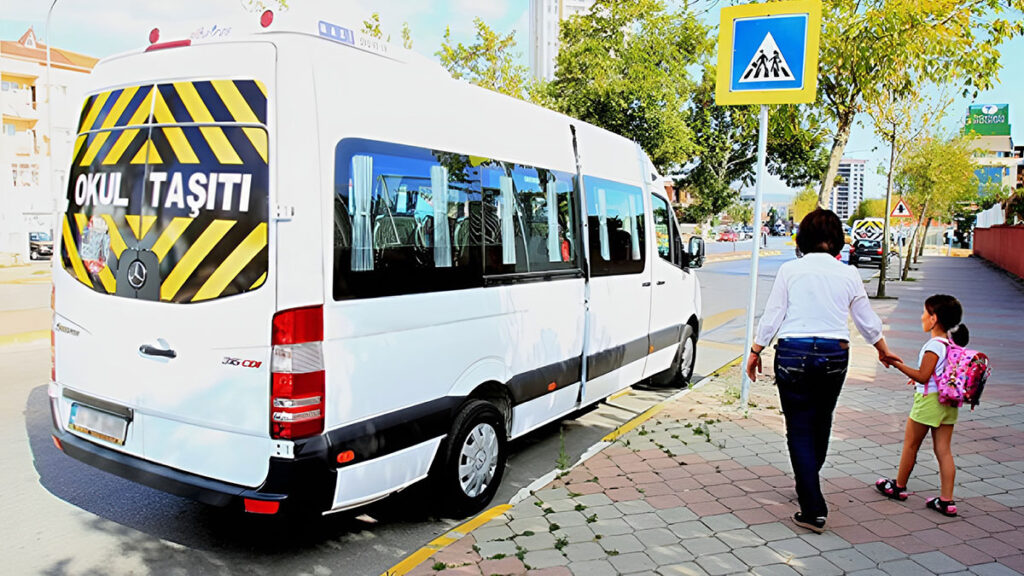 Eğitim İŞ Bursa; “Ya Köyümdeki Okulu Aç Yada Servisimi Ver!”